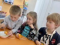 Есть зубцы, но я не башня. Стрелка есть, но не часы...