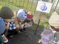 Есть зубцы, но я не башня. Стрелка есть, но не часы...