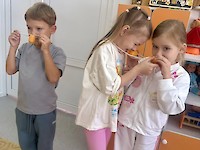 Есть зубцы, но я не башня. Стрелка есть, но не часы...